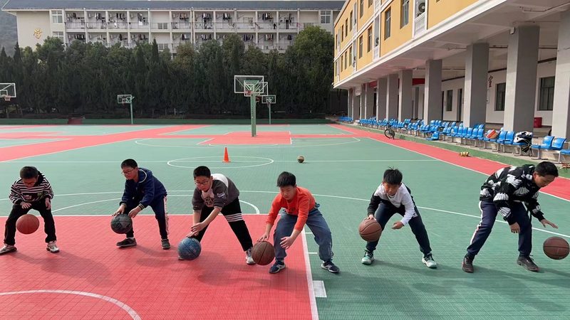 在线教育平台的价格构成相对复杂，主要包括以下几部分：