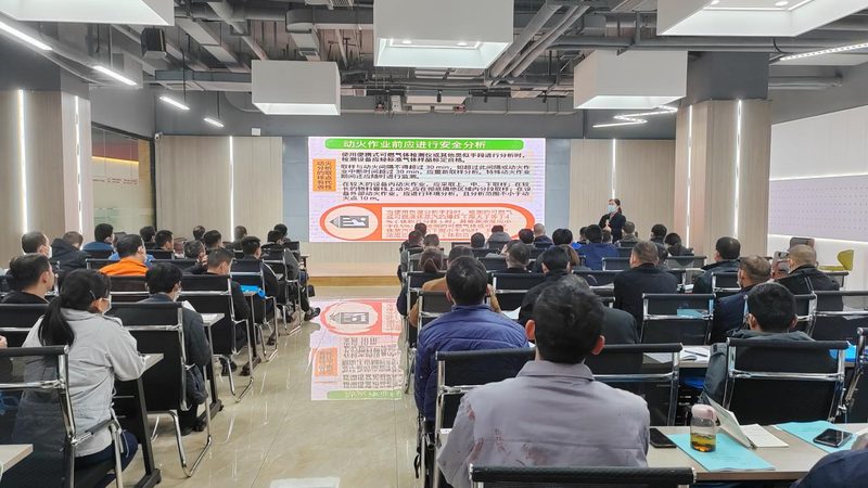 师资力量是线上课程加盟机构的核心竞争力。以下几方面，是加盟时需要重点考察的：