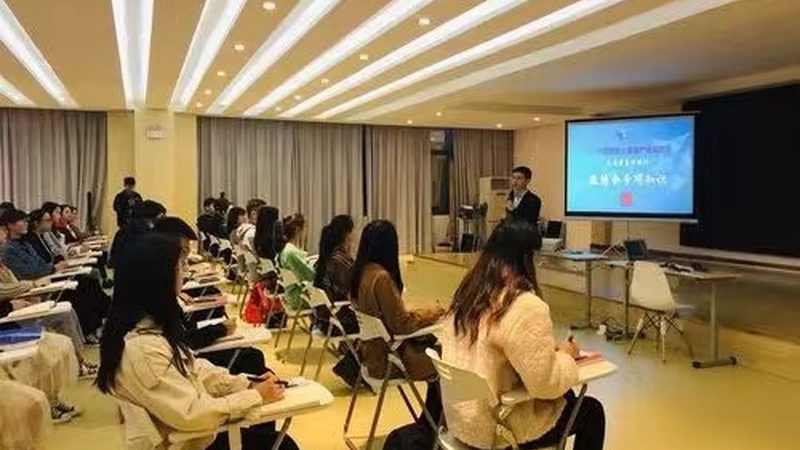 揭秘十大技能培训品牌：收费标准背后的真相