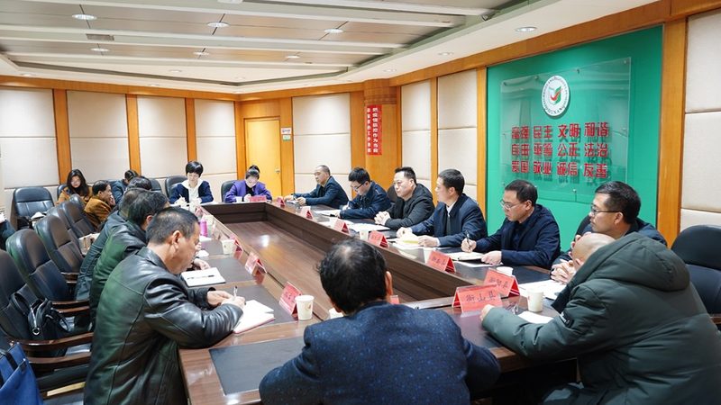 叉车培训报名条件及费用揭秘：如何选择合适的叉车培训课程